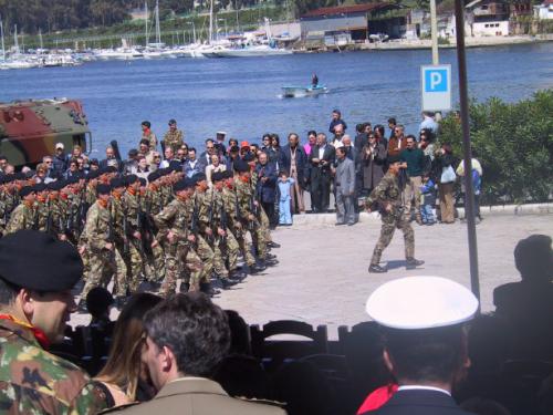 2001 Brindisi - Consegna Bandiera di Guerra